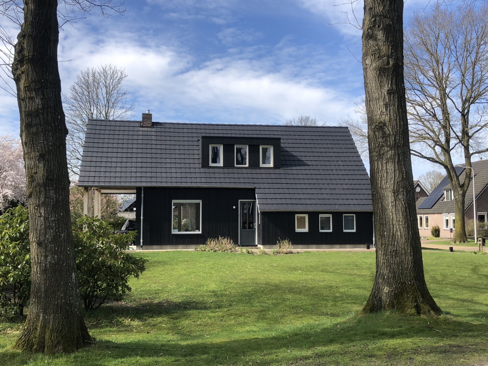 WONING - ZWEELOO